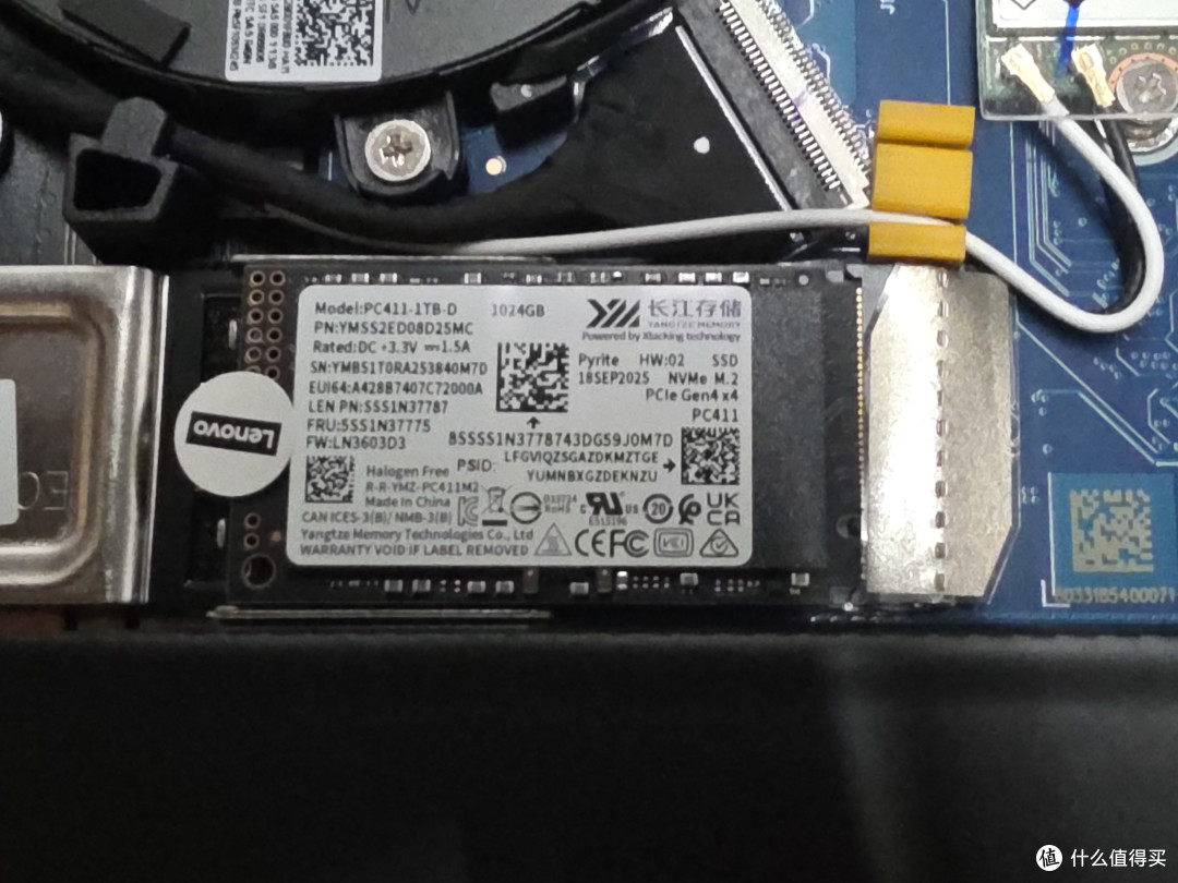 原装硬盘是长江存储的PC411,2242，1TB
