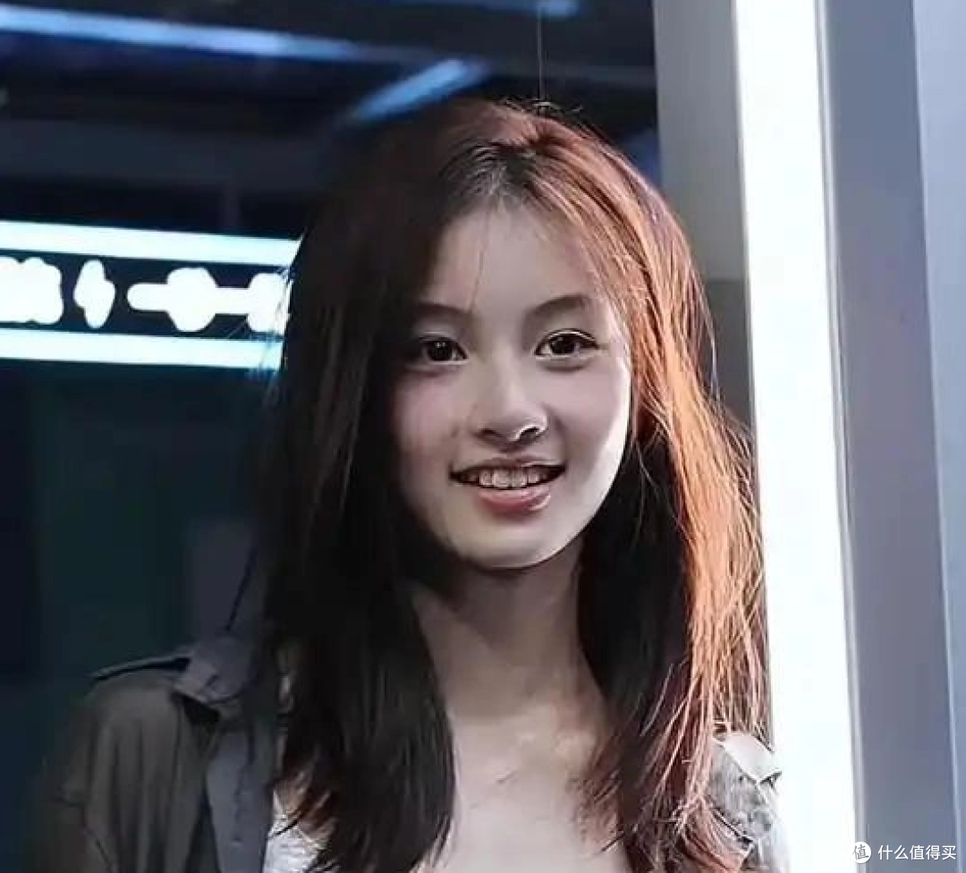 撞脸张柏芝的15岁女孩七七官宣进组,签约24小时就空降S级剧组?