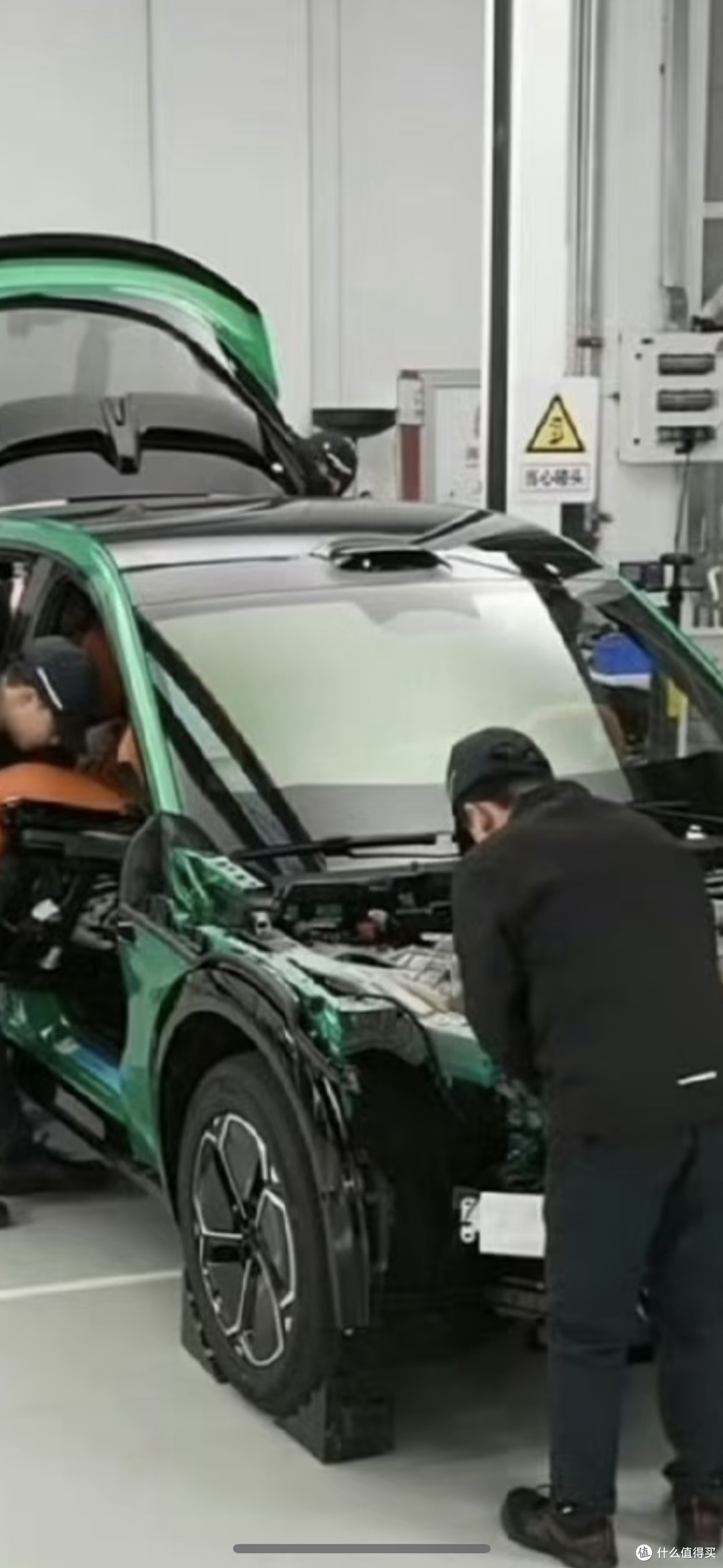 雷军拆车:互联网思维重塑汽车