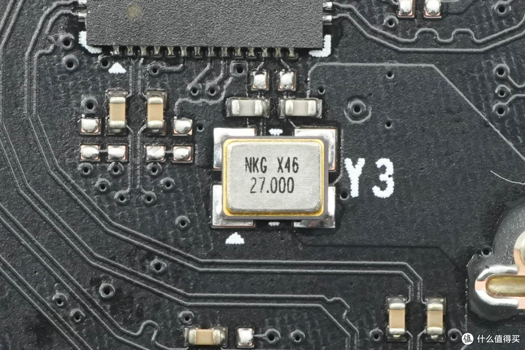 三风扇散热,摩尔线程MTT S70独立显卡拆解