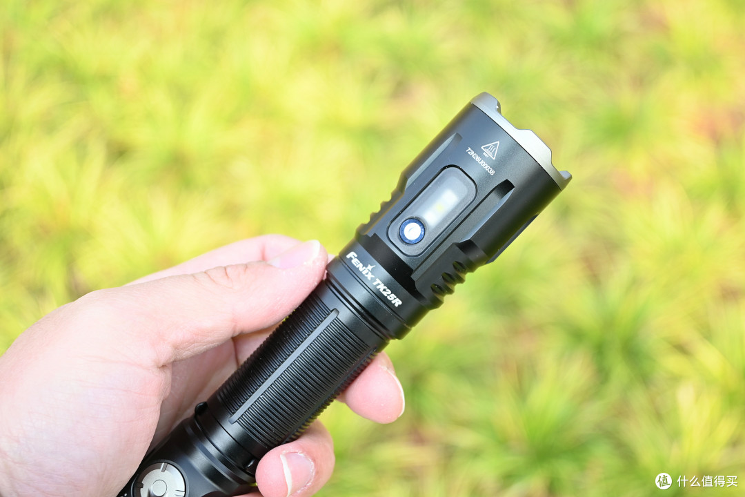 远泛兼顾的“多面手”!Fenix菲尼克斯TK25R多功能战术手电体验