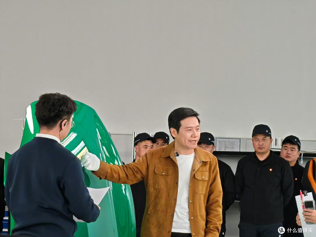 雷军这场拆车直播:不止拆YU7,更是拆舆论困局
