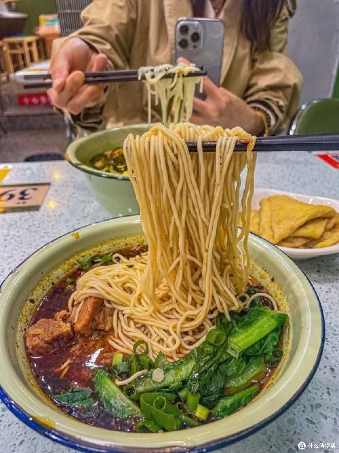 重庆小面在国外这么火了吗？揭秘背后原因！