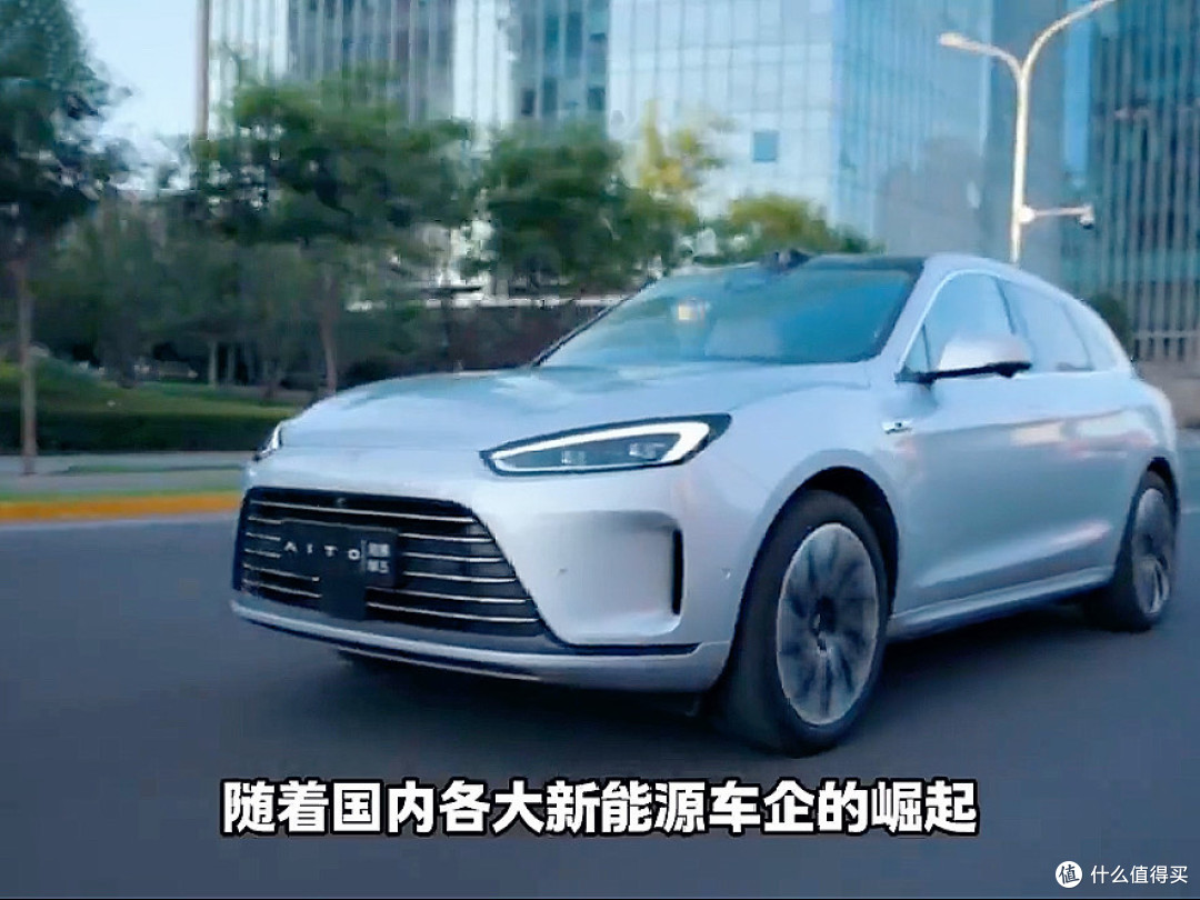 特斯拉为何痛失“销冠” :销量下滑的背后,车主吐槽早藏不住了