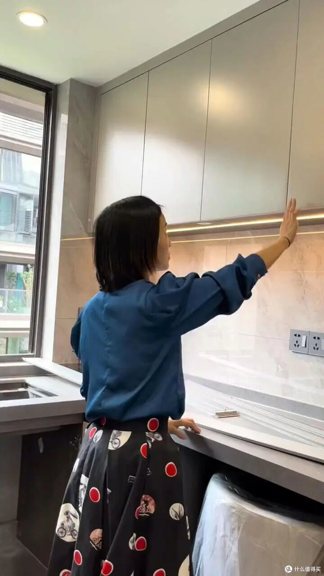 等我装第二套房子,厨房绝不装吊柜,抄邻居家的,美观收纳两不误