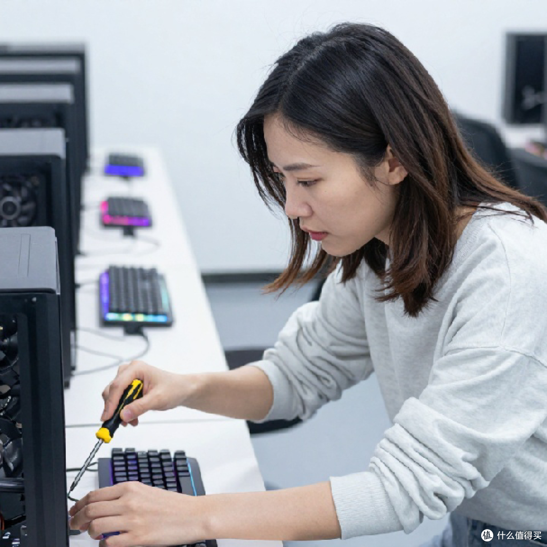 电脑游戏装备升级：精准破局帧率瓶颈