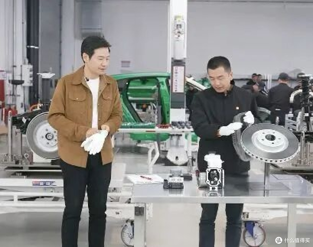 4小时拆车1.2亿赞！雷军这波操作是营销还是真评测？