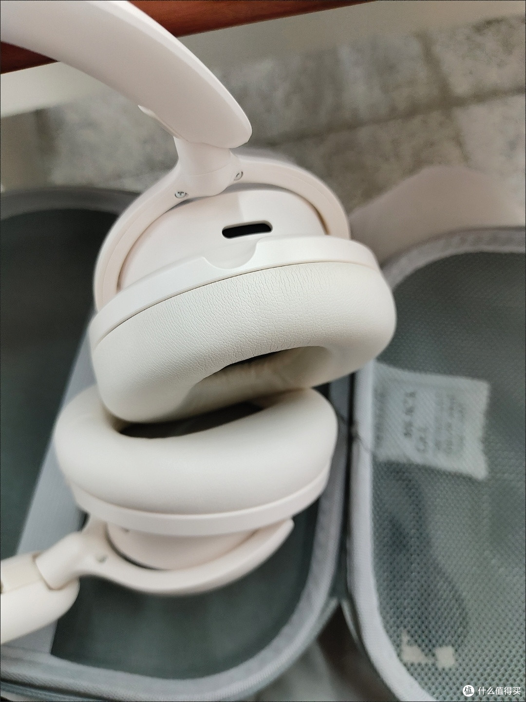漫步者Fit900NB头戴耳机：千元内降噪与电竞全能王