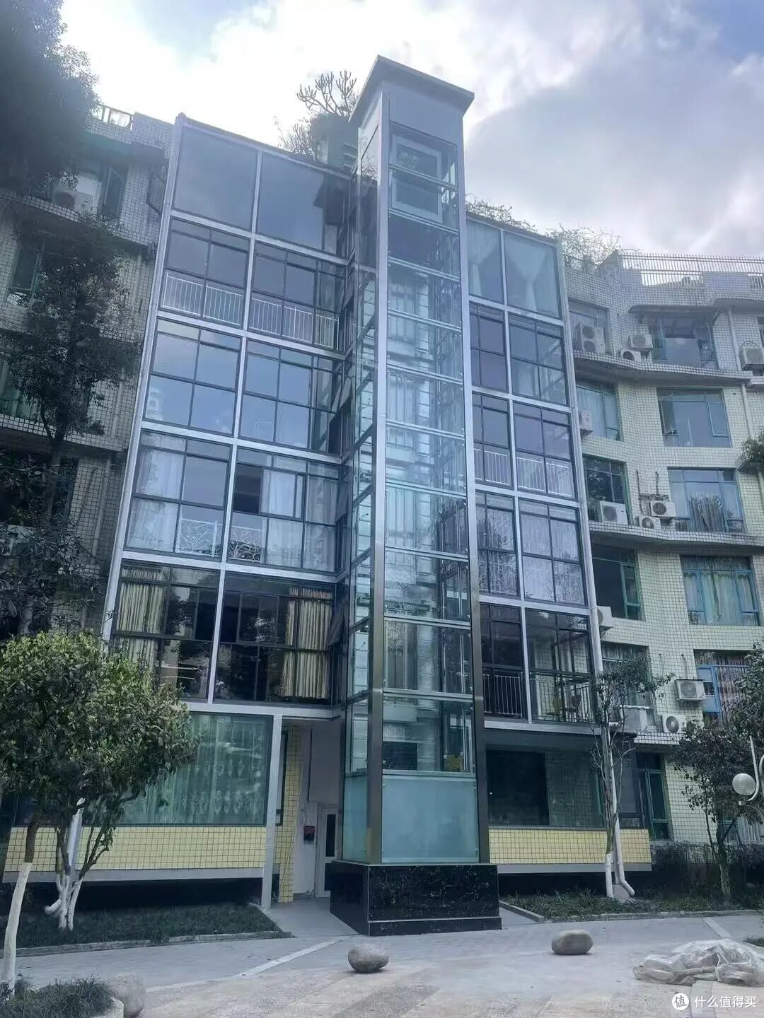 老小区加装电梯，1-3楼死活不同意，这方案一出，全体业主都服了