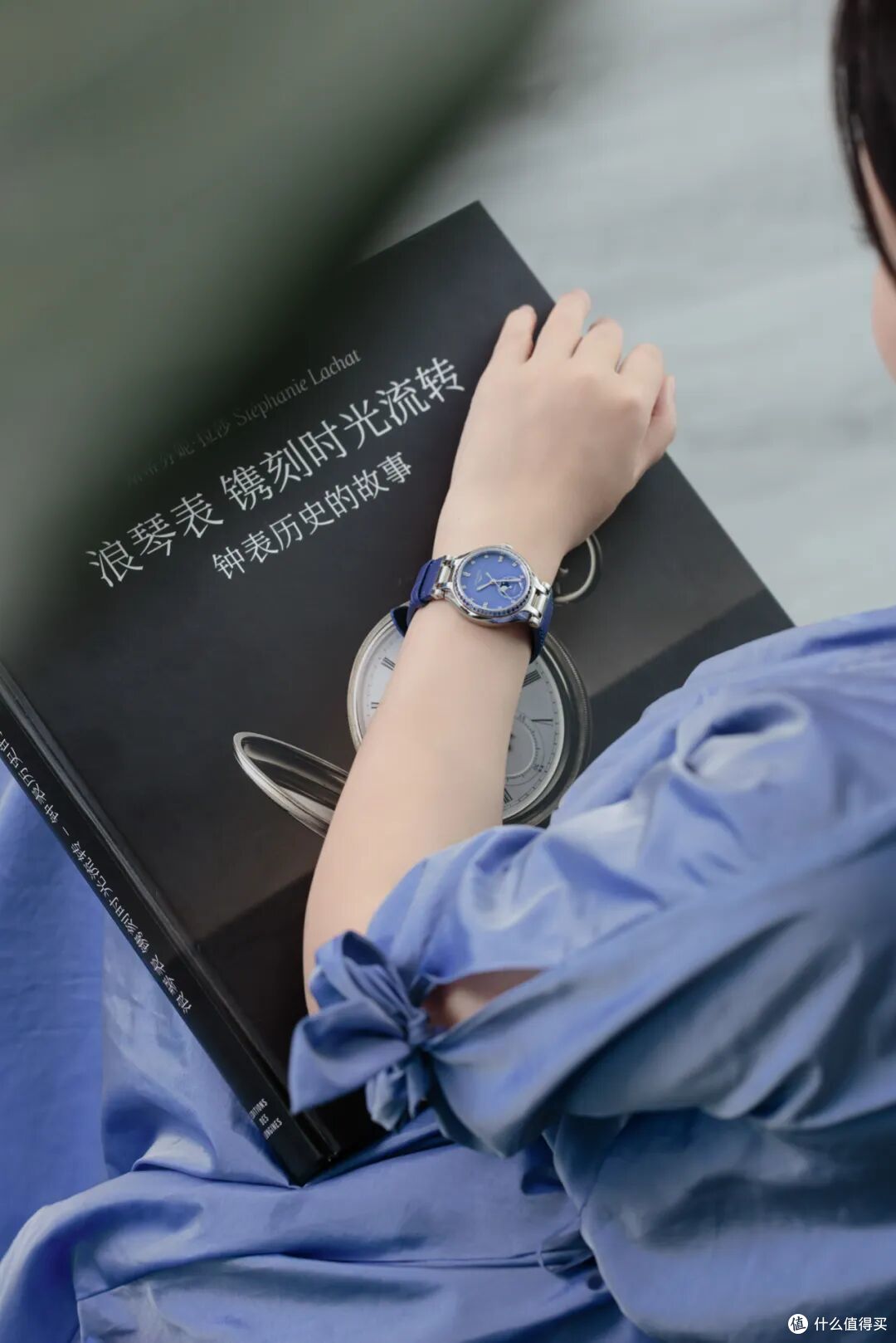 赵丽颖戴浪琴首枚蓝宝石手表，太梦幻了！全新女表为什么必买？