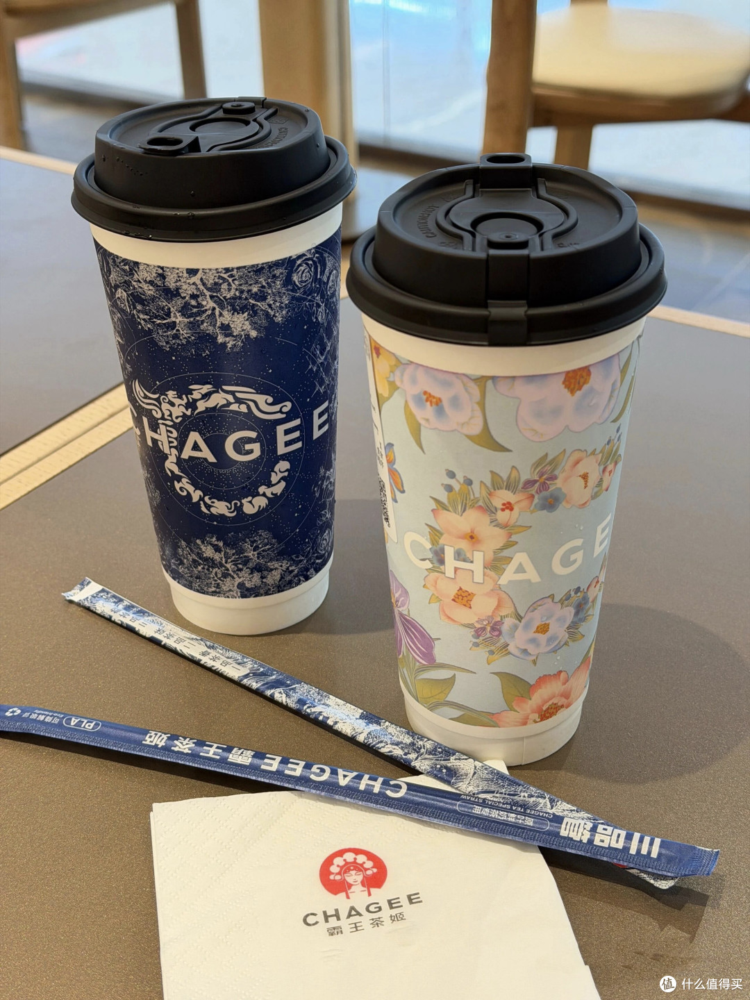 从消费者反馈看霸王茶姬:手打奶茶的争议与喜爱之源
