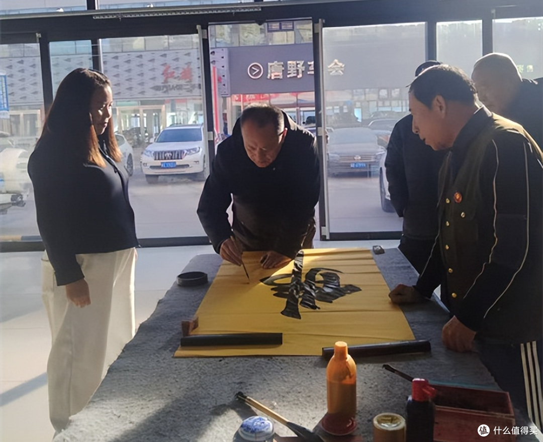 河北唐山:以文会友 以墨传情