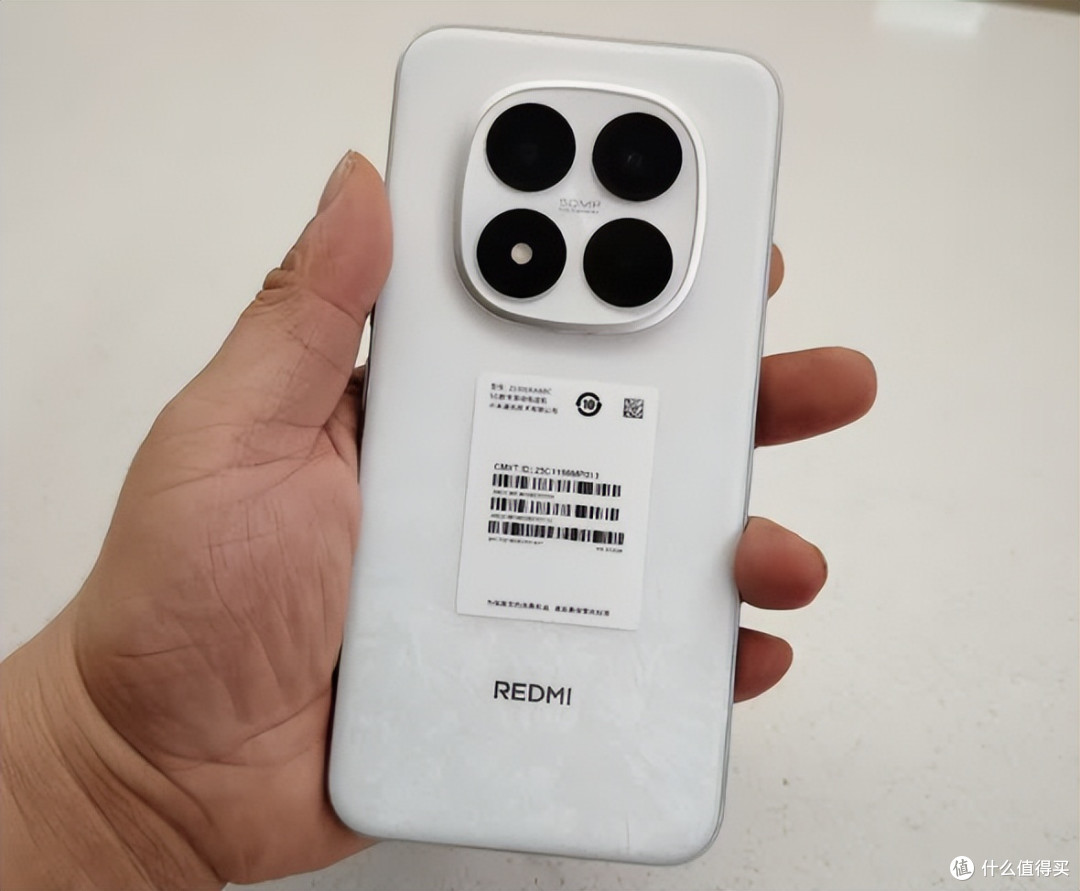 红米依然是价格屠夫，骁龙7s Gen4+7000mAh+十倍抗摔，跌至1376元