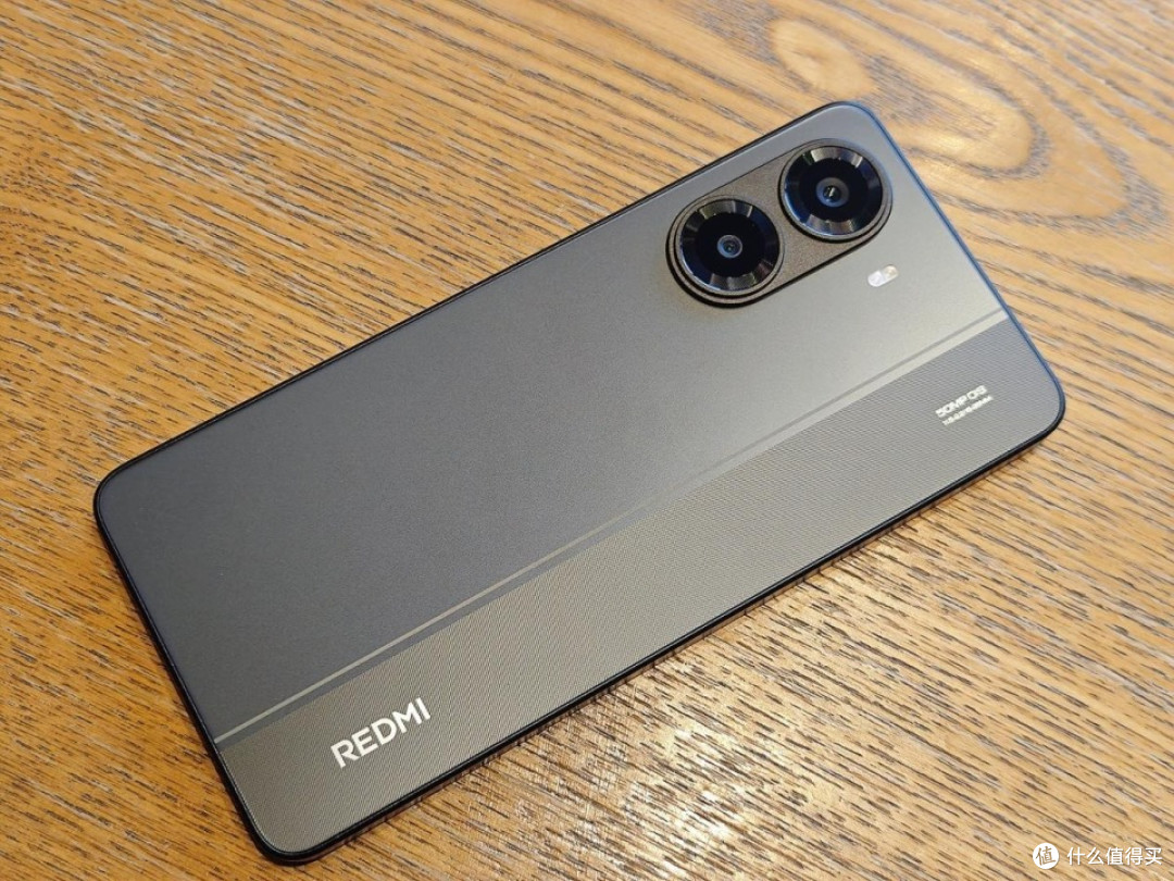 小米目前值得捡漏的一款手机，16GB+1TB突降至2379元，米粉没白等