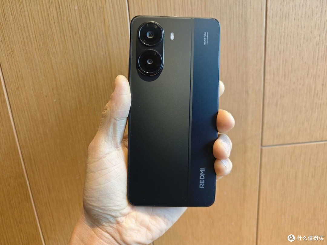 小米目前值得捡漏的一款手机，16GB+1TB突降至2379元，米粉没白等