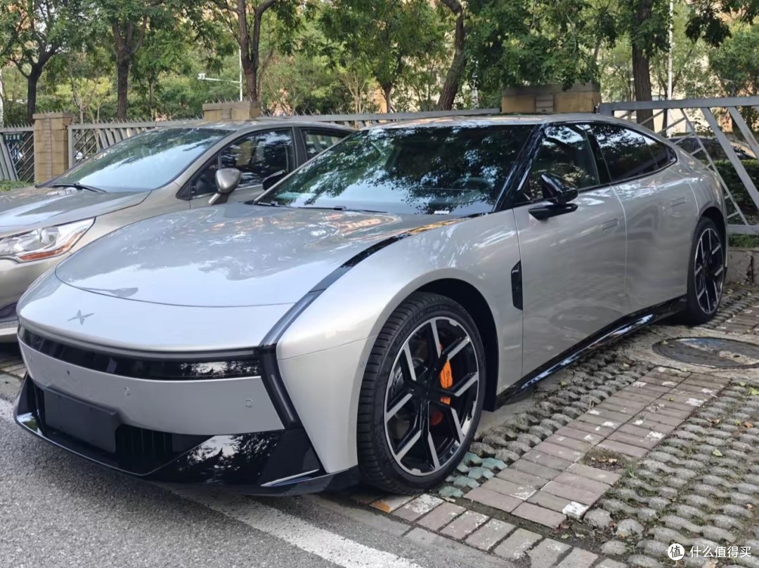 为什么超好看的小鹏P7销量却在下滑,是价格太贵还是消费者不认可