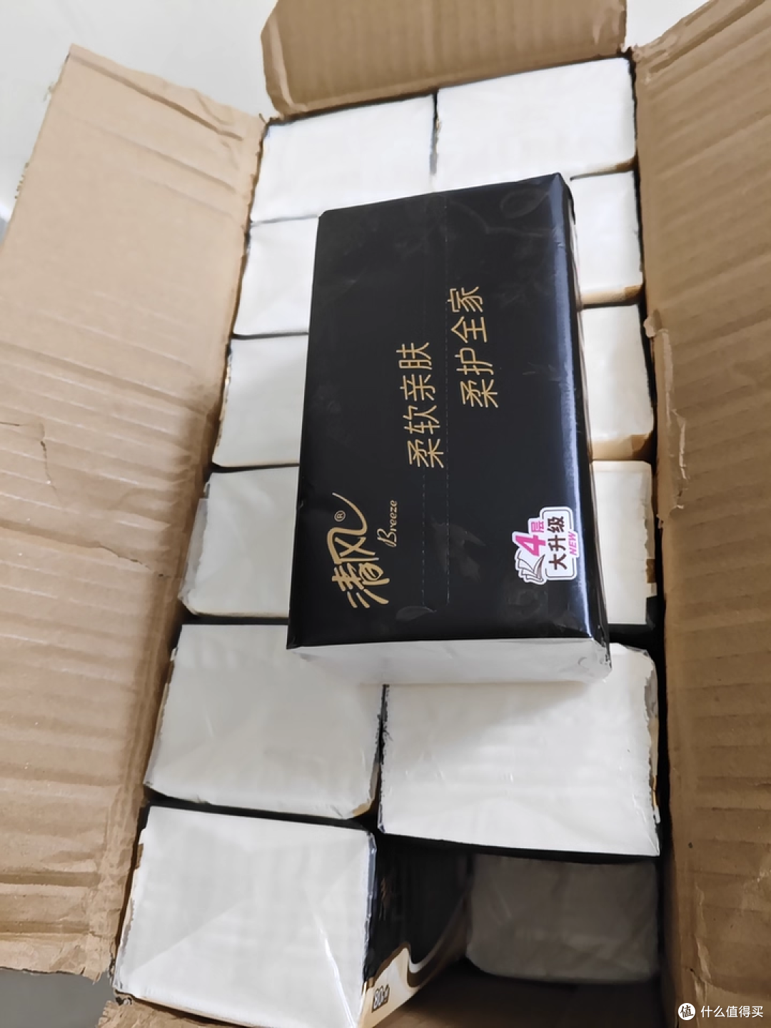 清风黑金抽纸实测!4 层厚吸水力强,餐台用超适配
