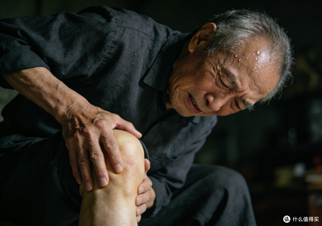 骨科医生私藏的四个减负动作,练对动作养膝盖,走错路子毁关节!