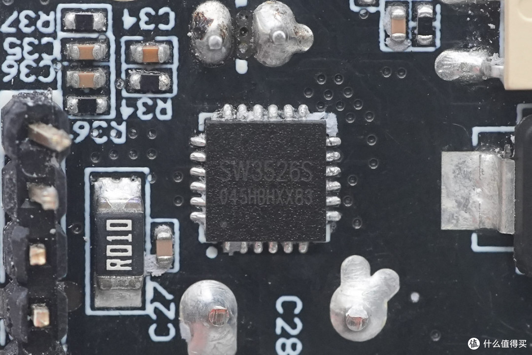 支持两部iPhone 17同时快充,图拉斯45W拉拉线氮化镓充电器拆解