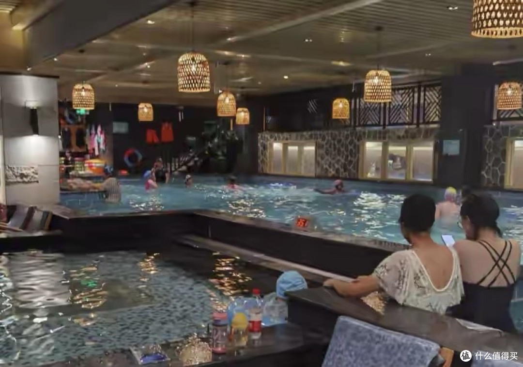干倒KTV的,可能是洗浴中心?用白菜价做成的暴利生意