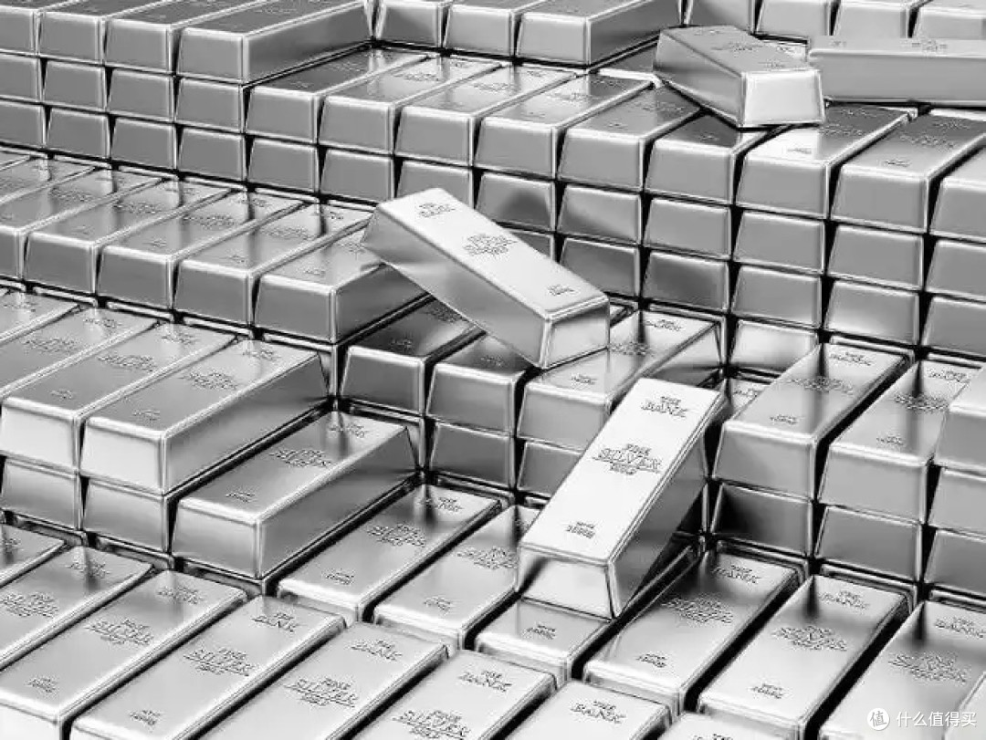 经济周期下的贵金属抉择:黄金稳守与白银进攻策略