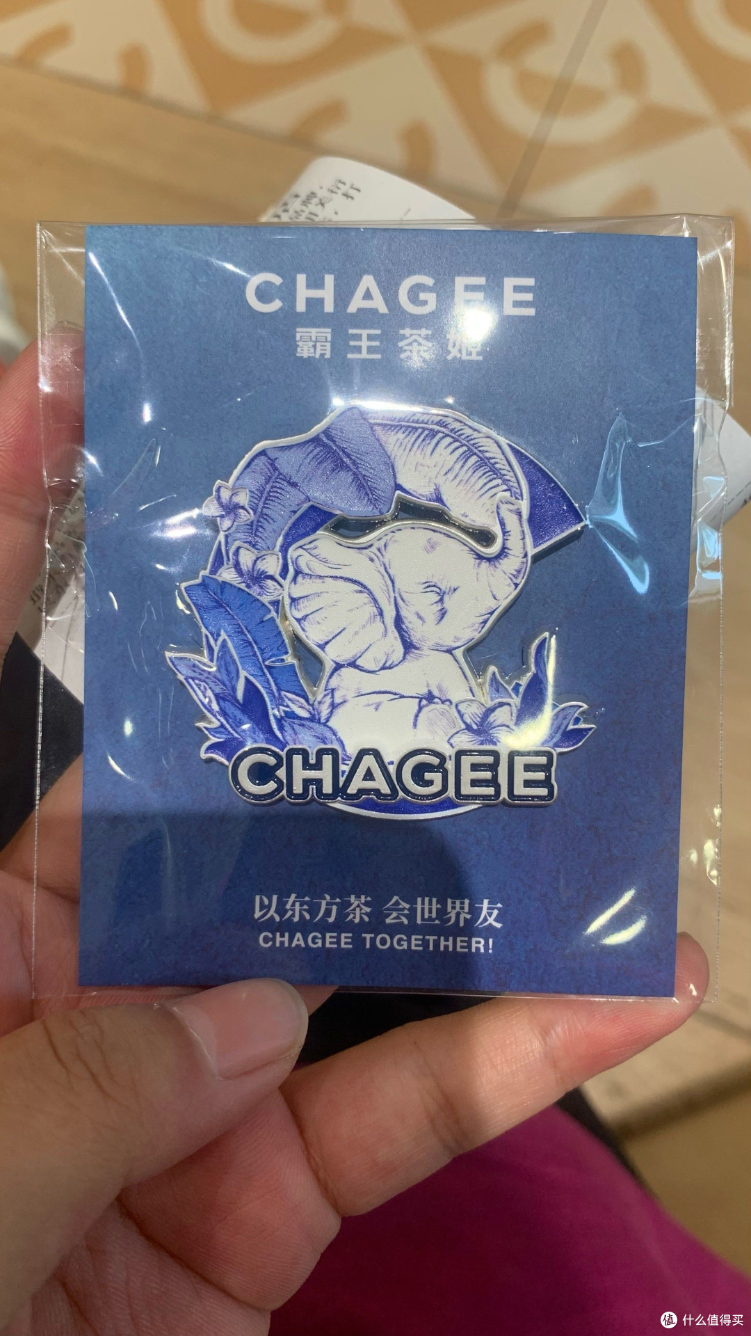 霸王茶姬手打奶茶：风味与争议并存的中式茶饮