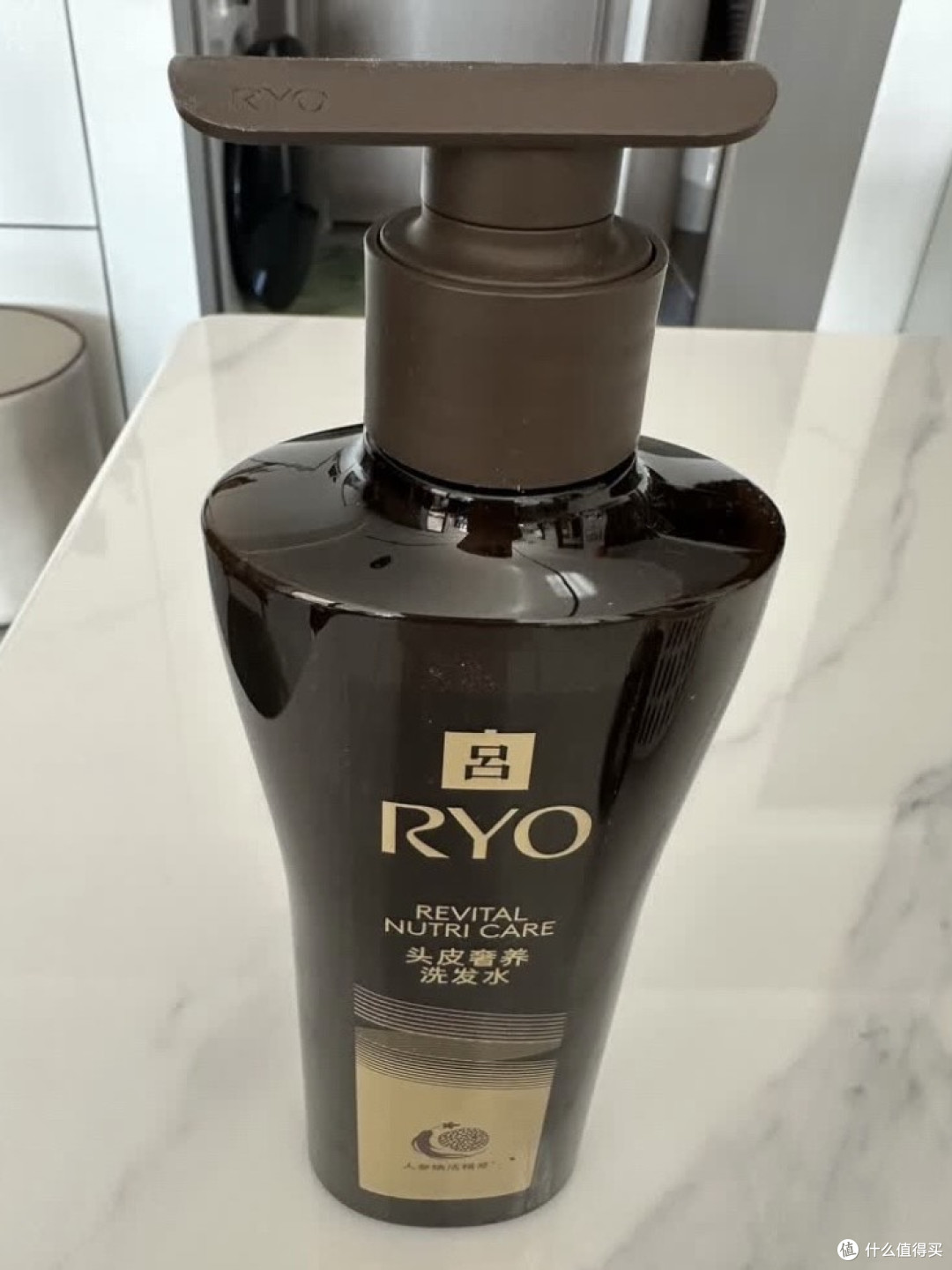 头皮森林的“黑金救赎”！吕黑金灵芝洗发水，让发丝重获呼吸自由