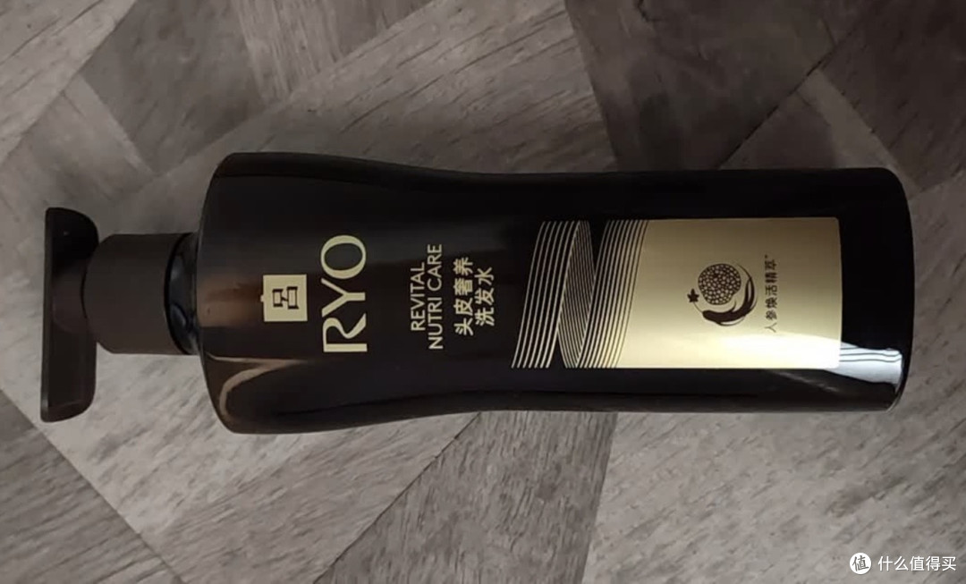 头皮森林的“黑金救赎”！吕黑金灵芝洗发水，让发丝重获呼吸自由