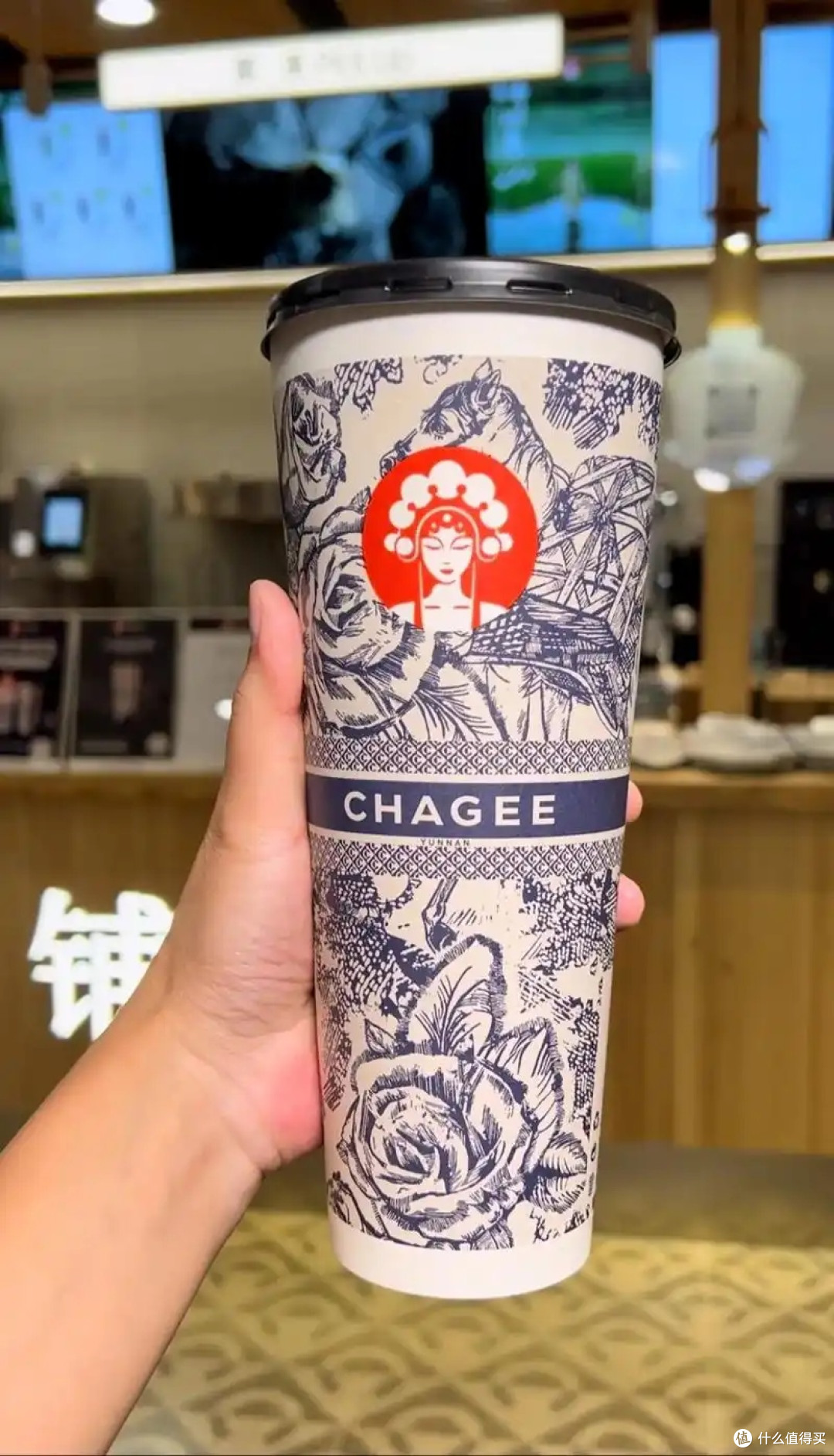 自动化与手工的平衡：霸王茶姬茶饮的口感双重保障