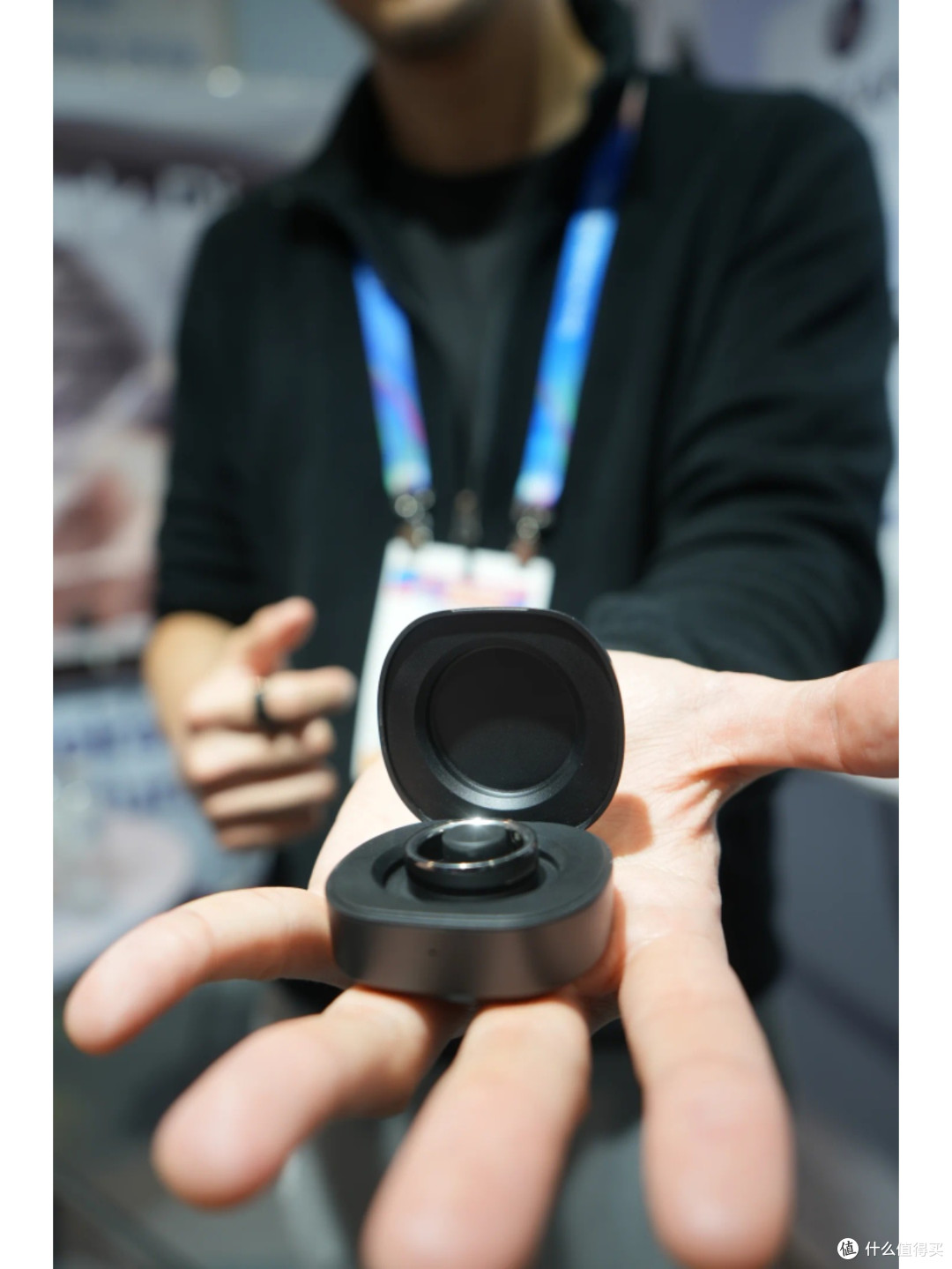 SparkRing:CES 2026上,这枚戒指重新定义AI交互的“无感边界”