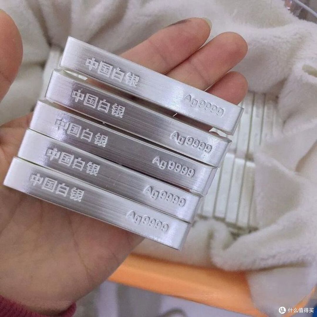 买100克黄金还是20斤白银？普通人如何选择投资？_贵金属_什么值得买