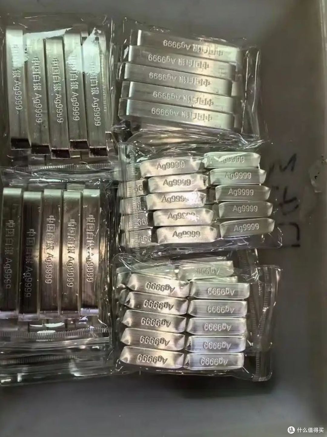 买100克黄金还是20斤白银？普通人如何选择投资？_贵金属_什么值得买