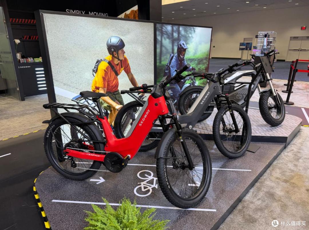 割草机器人矩阵亮相，智能E-bike断代领先，九号CES2026太狠了