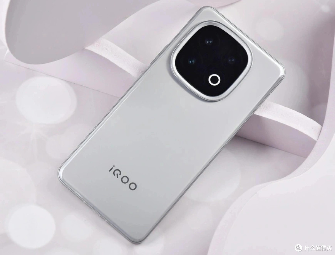 vivo目前降价很猛的一款手机,从3999元降至2999元,120W+IP69