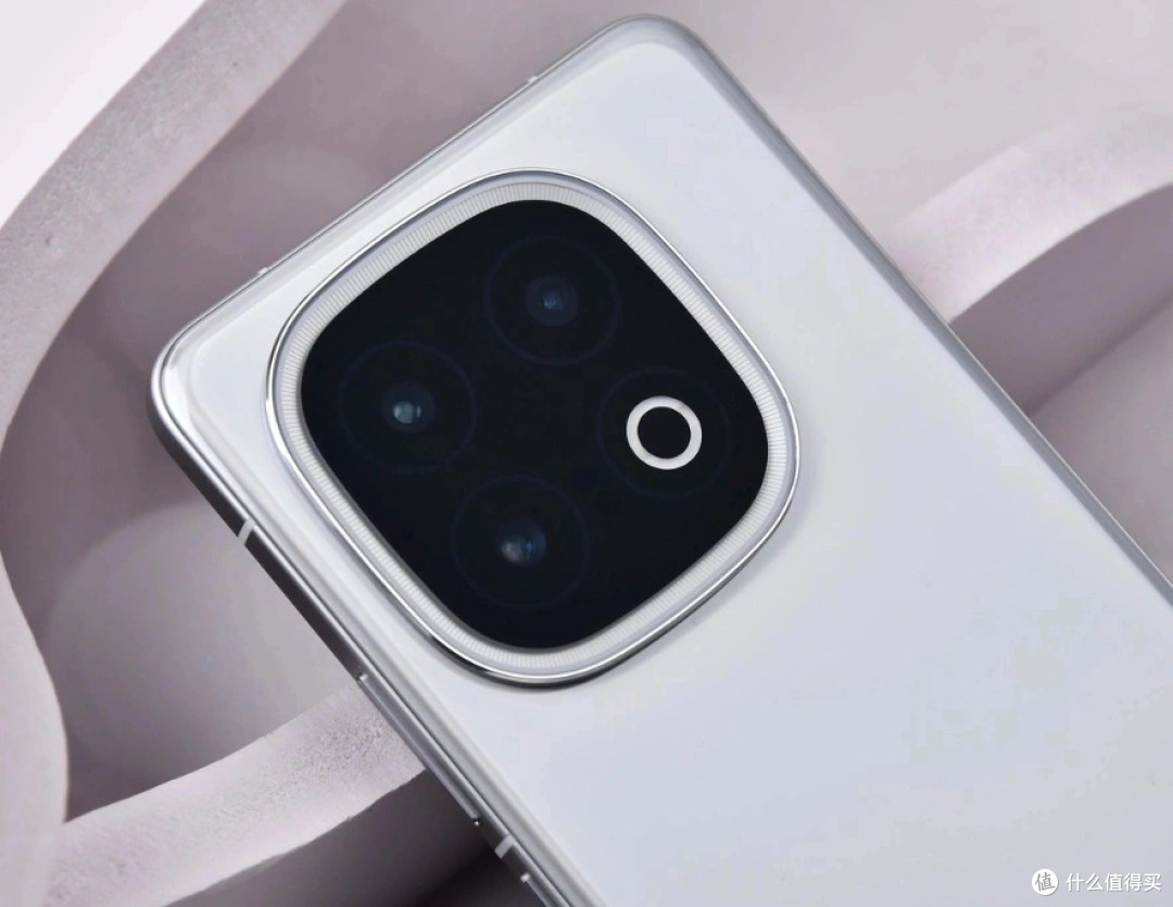 vivo目前降价很猛的一款手机,从3999元降至2999元,120W+IP69