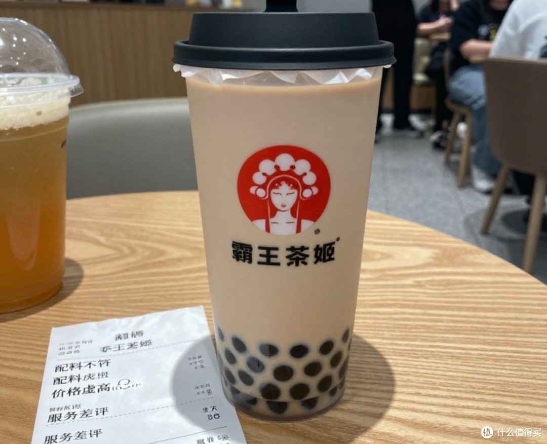 霸王茶姬徒手制作引争议