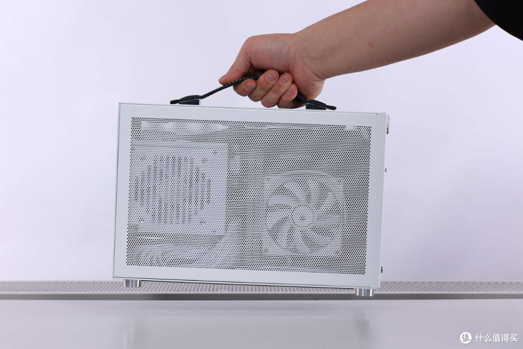 仅8.5L,可以提着走的ITX小钢炮,230F+5060Ti+闪鳞S300 Pro装机