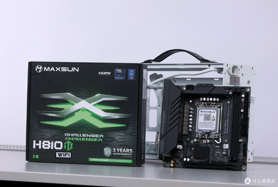 仅8.5L,可以提着走的ITX小钢炮,230F+5060Ti+闪鳞S300 Pro装机