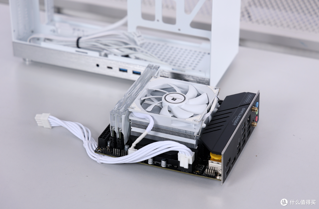 仅8.5L,可以提着走的ITX小钢炮,230F+5060Ti+闪鳞S300 Pro装机
