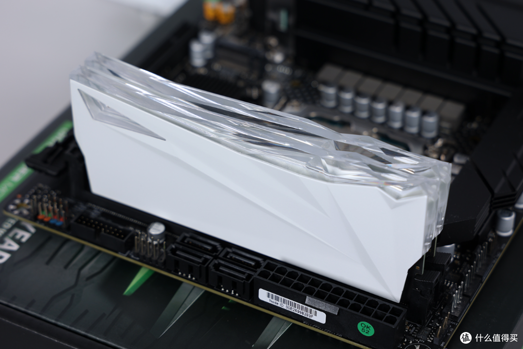 仅8.5L,可以提着走的ITX小钢炮,230F+5060Ti+闪鳞S300 Pro装机