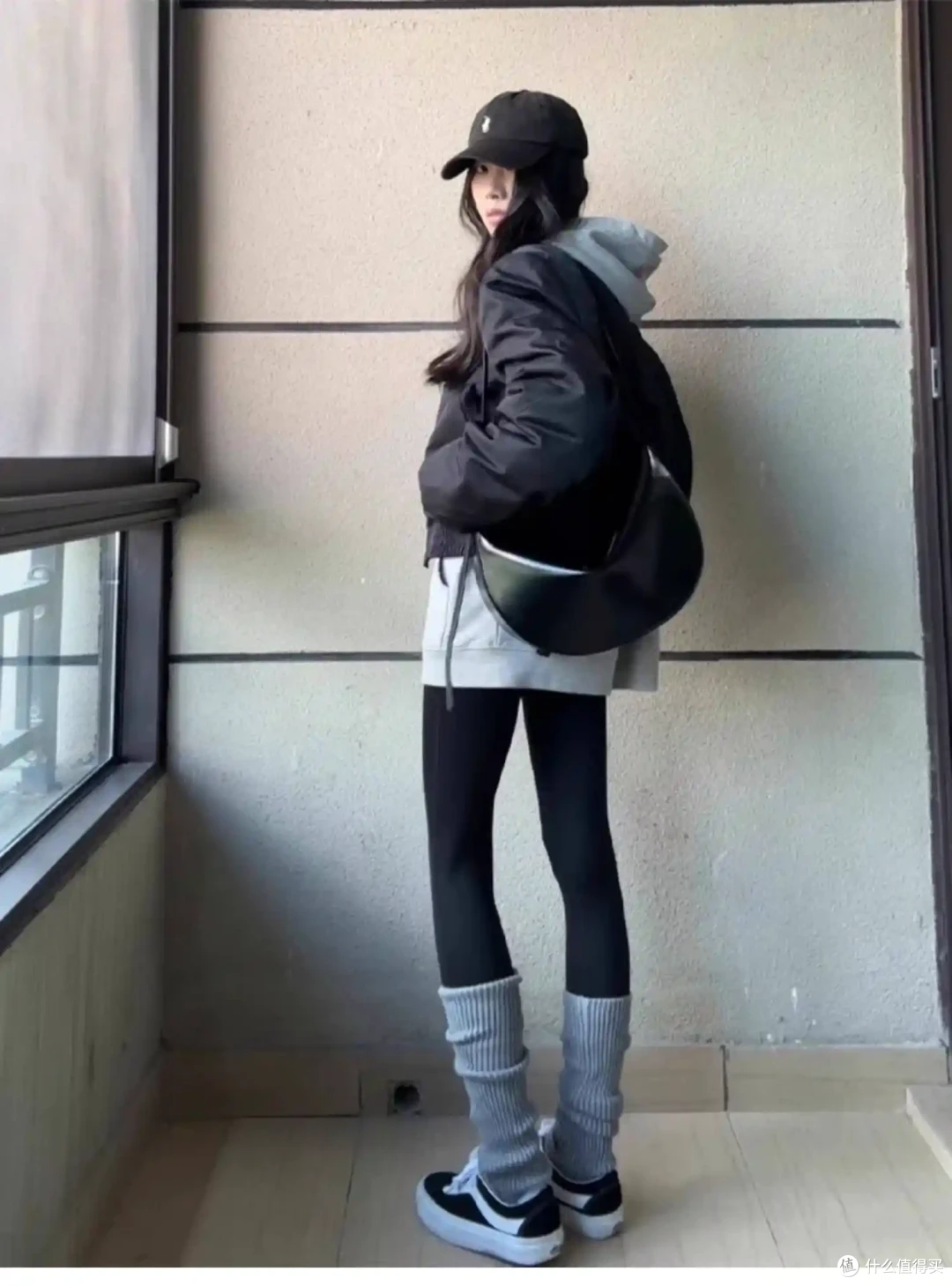 裙子配袜裤的大妈式穿搭,带偏多少中年女性?显得廉价还很土气!