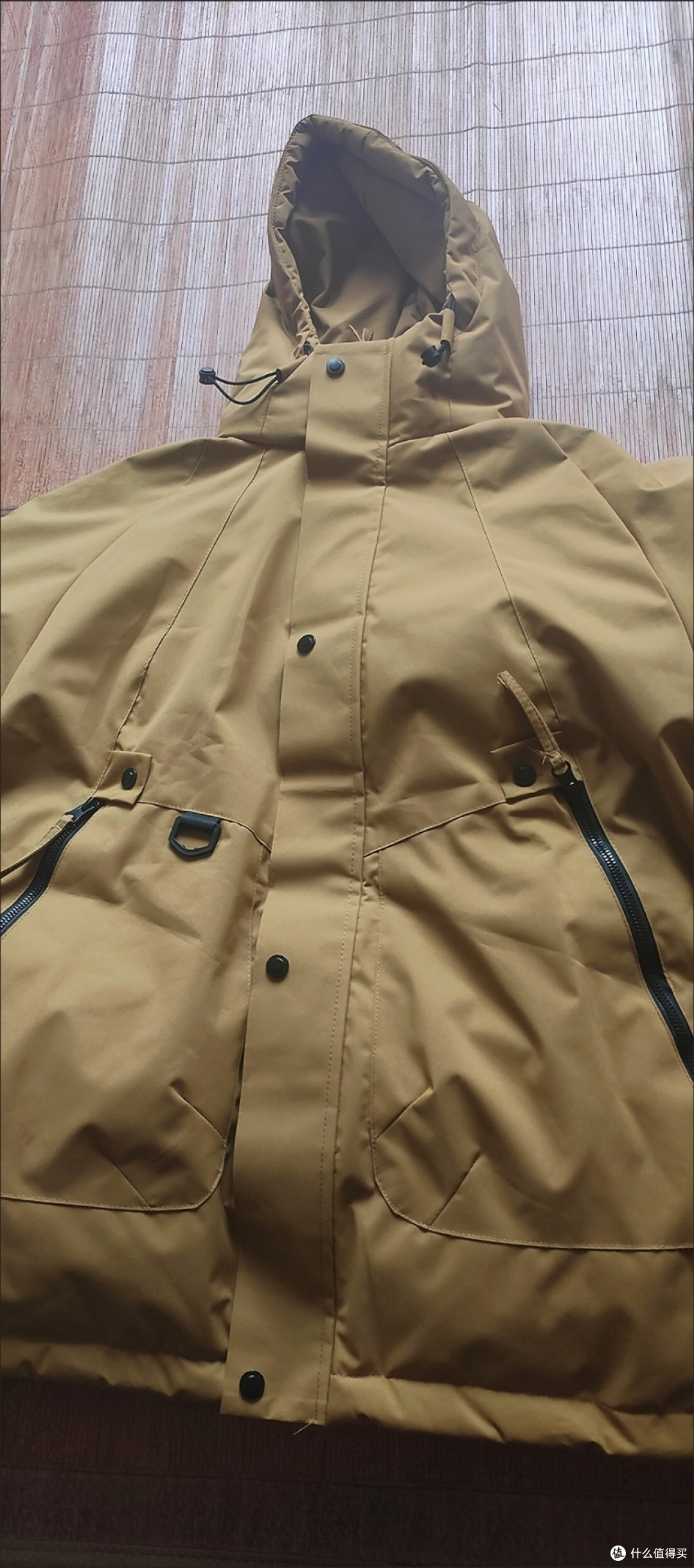 寒潮来袭:大衣与棉服,保暖与风度的抉择