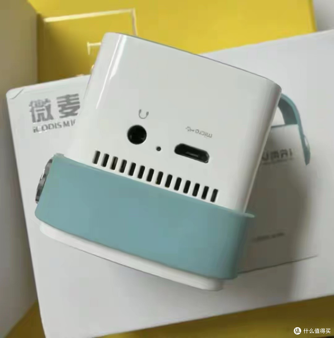 当年1599的“掌中投影仪”，如今二手80块，最大能投120寸