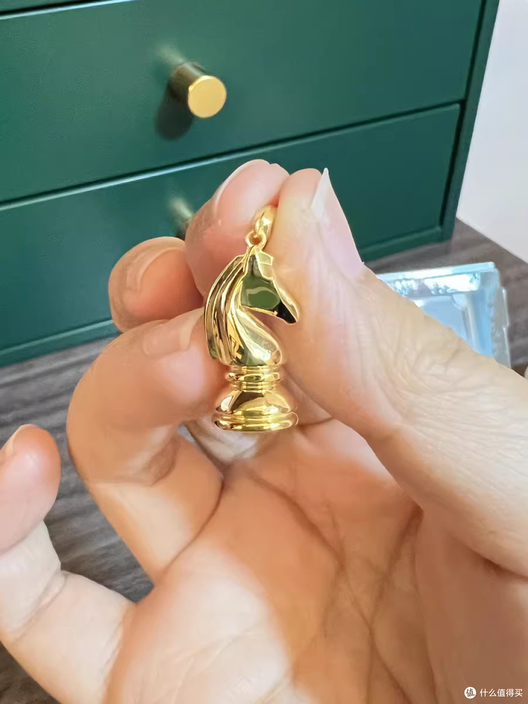 金银分化加剧：工业属性赋能白银，避险逻辑支撑黄金