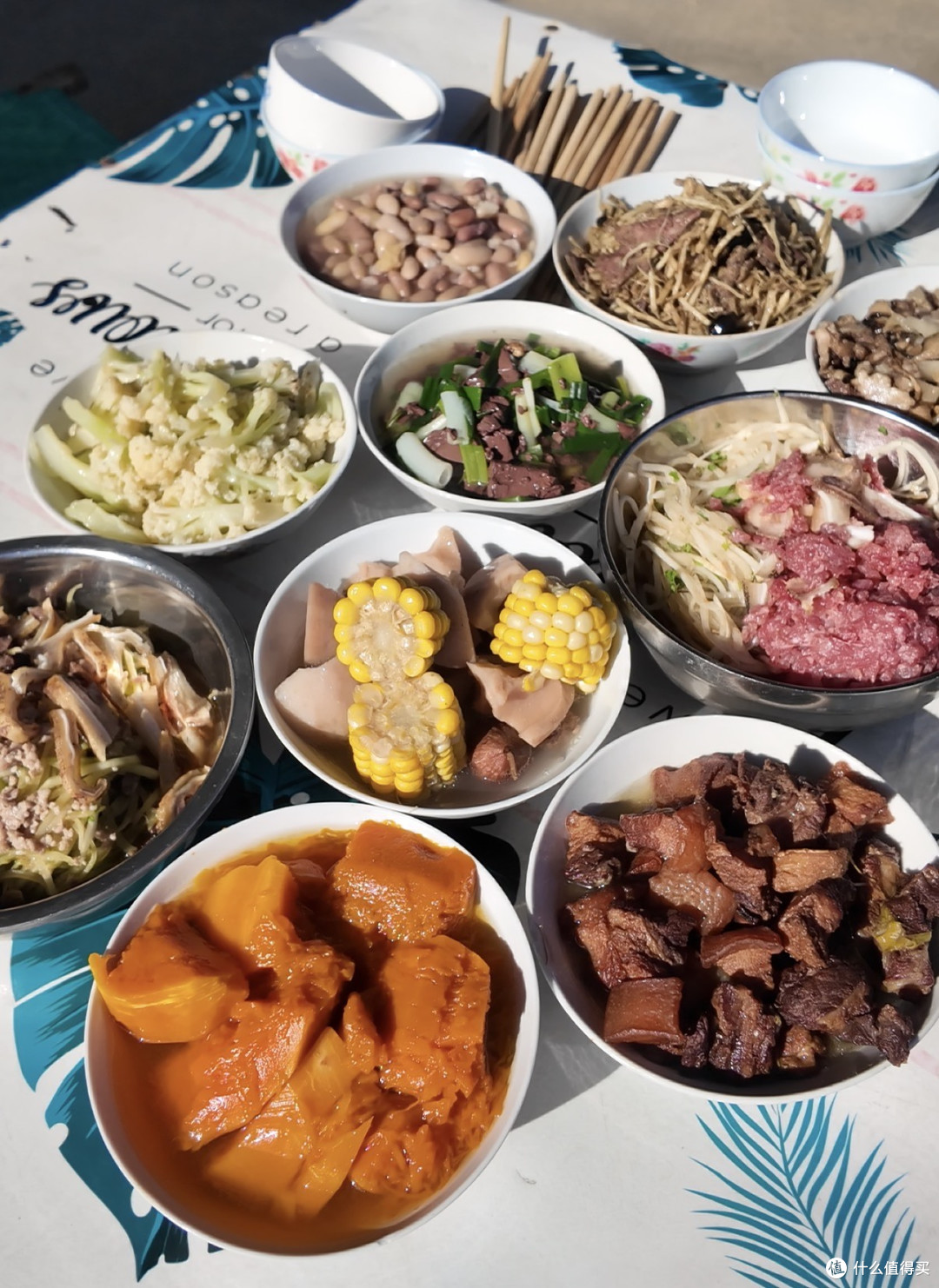 拌生肉,酸蚂蚁,手冲咖啡…为这口杀猪饭,6小时车程也值了!