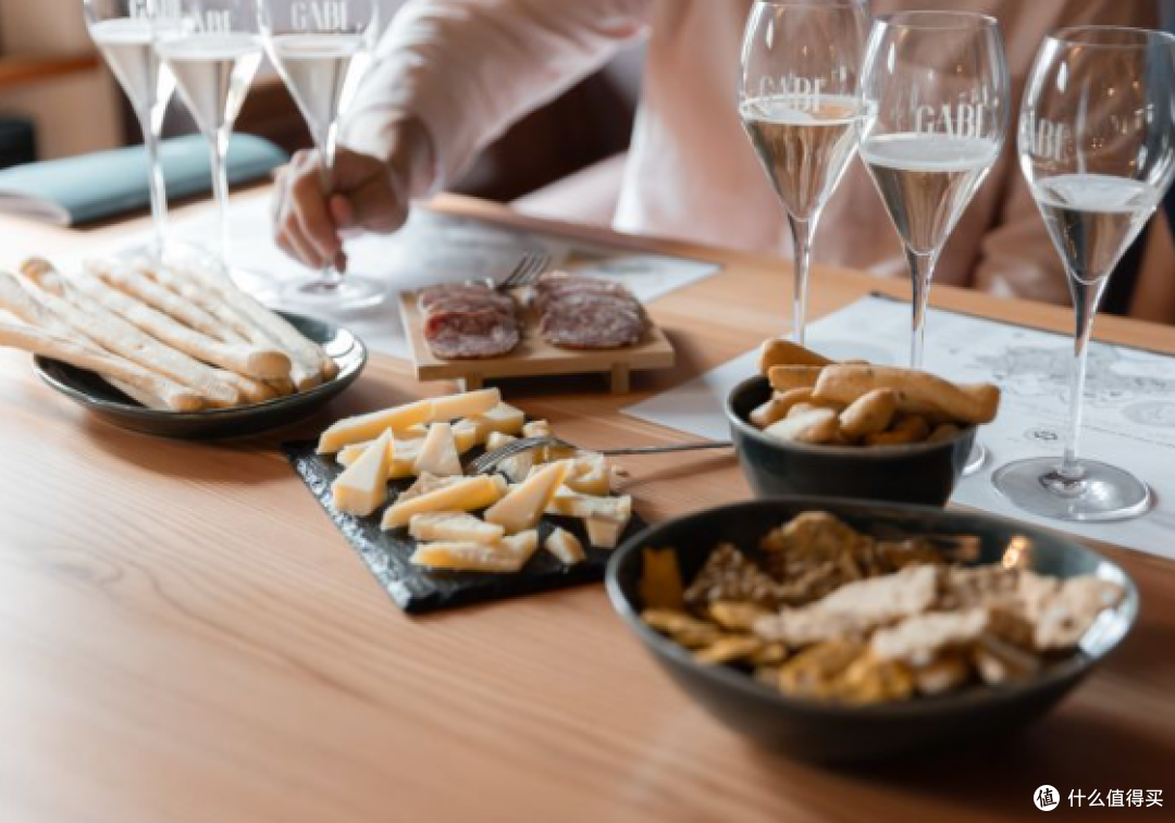 快穿Dolce Vita意式生活,你只需要一瓶普罗塞克葡萄酒