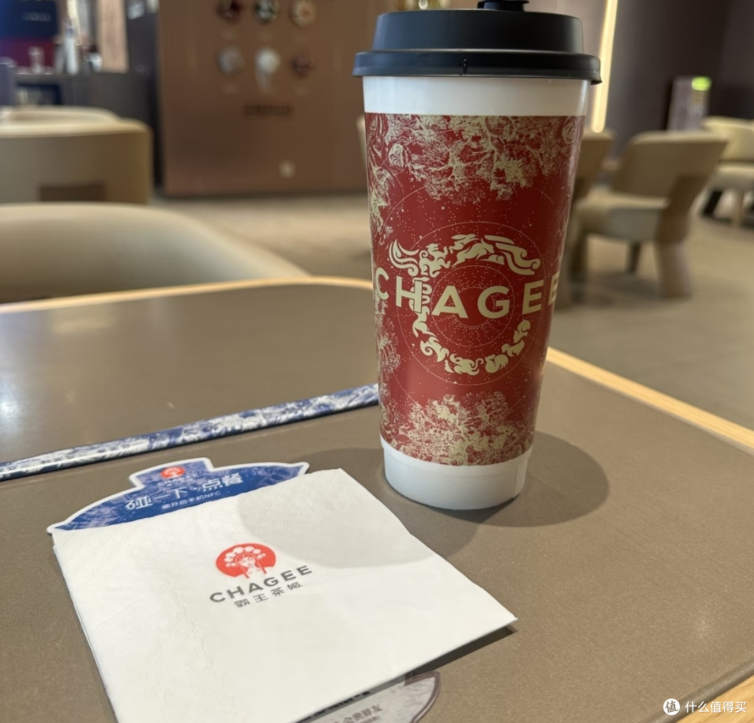 霸王茶姬“徒手制茶”引争议,你还会为它买单吗?