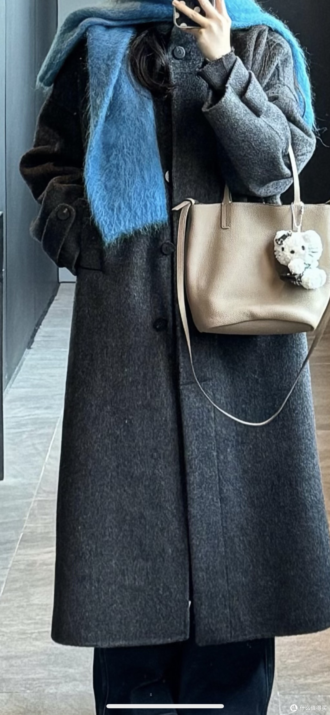 冬季穿搭:大衣和棉服的选择