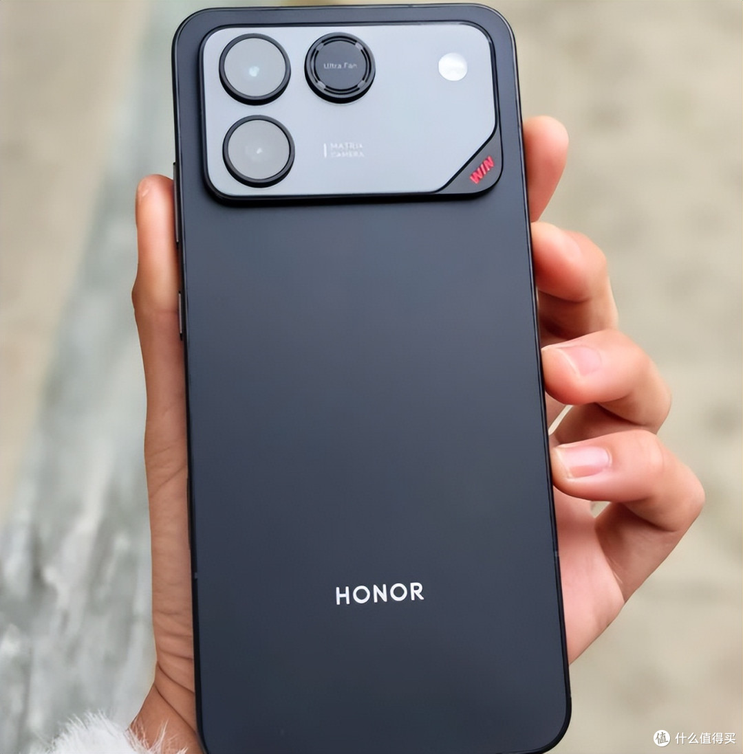 荣耀率先掀桌子,10000mAh+骁龙8至尊版打到2429元,友商彻底失眠