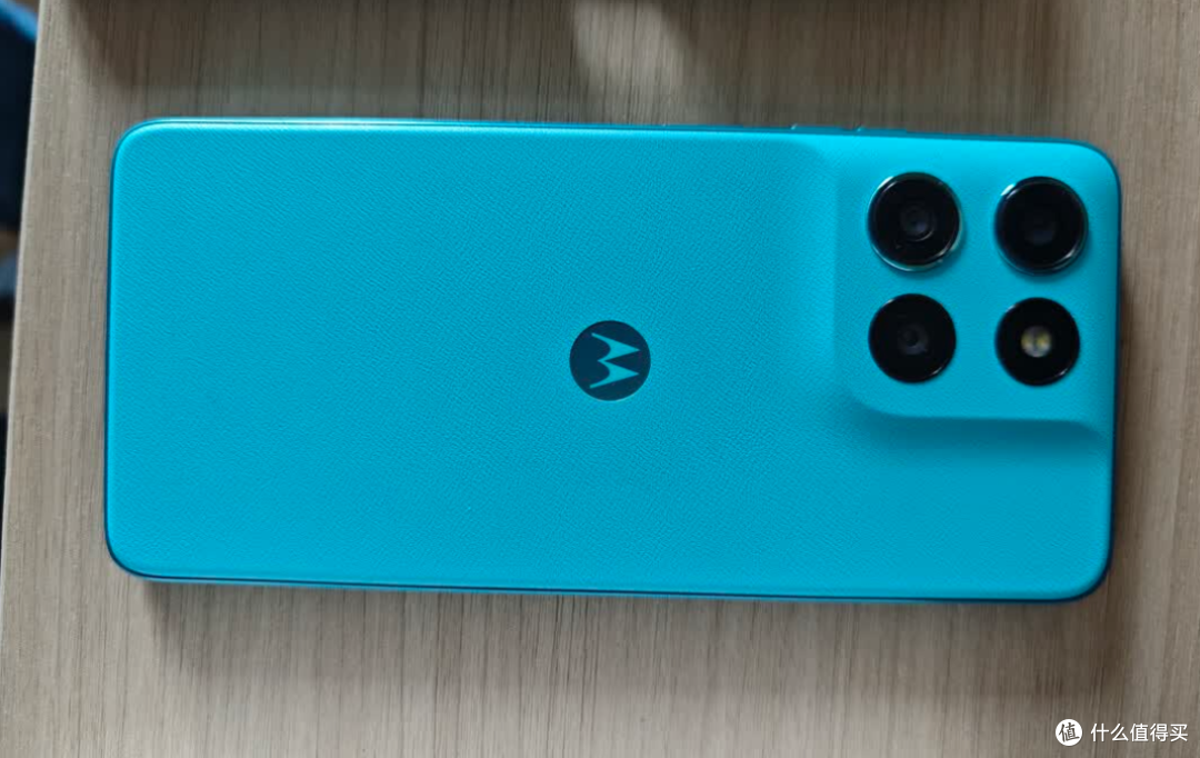 摩托罗拉不讲武德,7000mAh+NFC+LCD,四年质保加持,跌至1297元